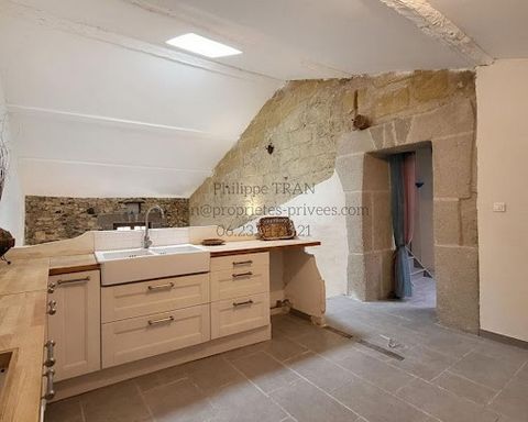 HÉRAULT 34, Near SERVIAN, Commune Montblanc. Philippe TRAN Proprietes-Privees is pleased to present this village house T5 135M² of living space. You will access the ground floor through an entrance hall with a cupboard, shower room with toilet. On th...