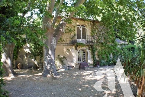 For sale in Les-Baux-de-Provence. Set in more than 1 hectare of landscaped grounds, this charming residence boasts around 450 m² of living space, with a dozen rooms on 2 levels. The 1st floor features reception rooms including lounge, dining room, la...