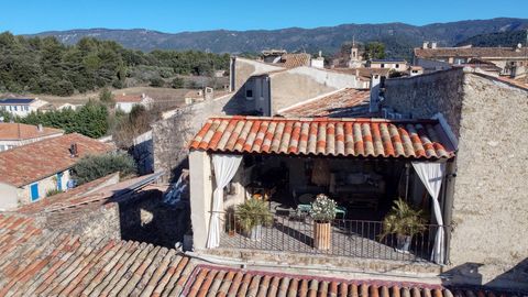 35 minutes north of Aix. Village house of character completely restored with taste. This house will seduce you with the charm of the old associated with the modern comforts of today. It consists of a ground floor with an entrance overlooking a vaulte...