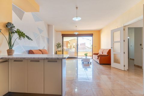 Are you looking for a flat? I present you this unique opportunity at an unbeatable price. Located in the town of Fuente Vaqueros, very close to the church and the Paseo Del Prado. This house has a total of 83 m2 built, of which 72m2 are useful. In te...