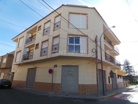 **Find your Investment Opportunity in Rafal ! Welcome to our real estate platform, where your investment dreams come true. We present an excellent opportunity for those looking to buy a commercial property for sale in Rafal. This spacious commercial ...