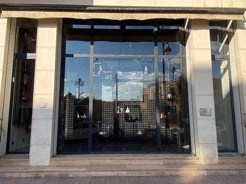 Located in Marrakech. Magnificent commercial premises with a shop window on the main street, located in an exceptional location close to Mohammed VI Avenue, which could be used as a showroom or be divided into two distant shops. These two spacious an...