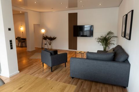 Welcome to HUGOS! Our design apartment in Bobenheim-Roxheim has everything you need for a pleasant stay. → King-size double bed → Sofa bed → Smart TV → Tchibo coffee capsule machine → Kitchen with stove, oven and fridge → WLAN The accommodation is lo...