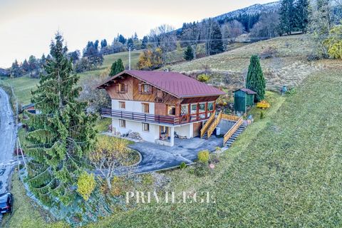 Welcome to this splendid mountain residence located in Mont-Saxonnex, offering a haven of peace of 170 m2 (234 m2 usable area) in the heart of a plot of 1346 m2 ideally positioned 40 km from Geneva (Switzerland), 50 km from Chamonix and Annecy. With ...