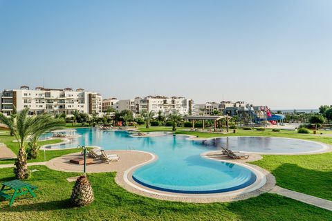 Apartamenty w kompleksie z prywatną plażą na Cyprze Północnym. Apartamenty znajdują się na terenie kompleksu w Bafra, İskele. Kompleks posiada bogate udogodnienia, takie jak kawiarnia, restauracja, rynek, strefa gier i basen. ECN-00270 Features: - Sa...