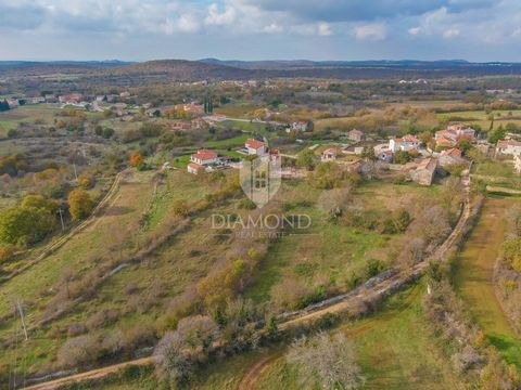 Location: Istarska županija, Bale, Bale. Istria, Bale, surroundings In the heart of the picturesque surroundings near Bal, a successful small town that is experiencing a constant boom in all areas, a unique opportunity is presented to create your own...