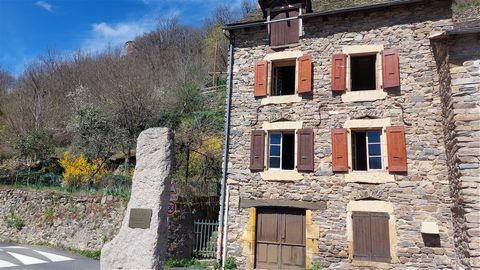 Village house with adjoining land and small stone and slate clede. In a small cul de sac village, close to all amenities, 4 kms, this pretty building, facing south, with the river below, offers you a great opportunity to make a nice cozy retreat. You...