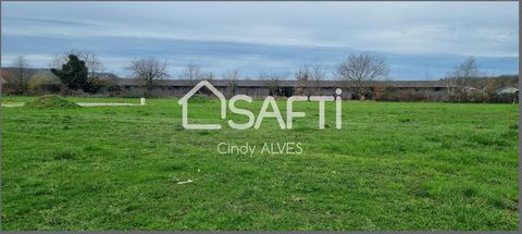 In a charming little village a stone's throw from the Dordogne, this flat plot of land of about 1206 m² has been bounded, serviced with water and electricity. Fiber is available in front of the field. This land is well exposed and in a quiet area in ...