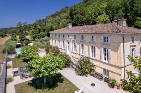 Significantly reduced in price for a quick sale, this is a great opportunity which is too good to miss. This beautiful 11 bedroom chateau is located in a quiet setting just 25 minutes from Bordeaux central, its international airport and the high-spee...