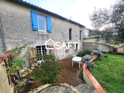 It is near the beautiful Bastide de Monségur and about 1 hour from Bordeaux, in the village of Le Puy, that you can discover this beautiful house on its 630m2 plot. The village has an elementary school and a school bus service for other levels. You w...