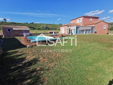 Between land and sea, in a quiet hamlet near Cébazan, come and discover this beautiful villa of 112 m² of living space with garage, swimming pool, pool house, veranda, all on a plot of 1474m². On the ground floor: an air-conditioned living room of 46...