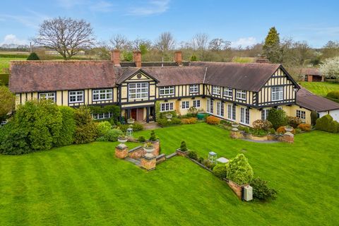 Open House Event Saturday 20th April | Viewings by Appointment Only Thomas de Pypes Mill is a fabulous Tudor style home where a 16th century cottage has been meticulously blended with recent extensions in the same style providing six bedrooms, six re...