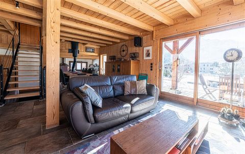 Nestled in the heart of the charming village of Servoz, this chalets sits in a quiet, spacious & sunny spot with fabulous views. Over three floors the chalet includes a spacious open plan living room & kitchen, an office, 5 bedrooms, two bathrooms, l...