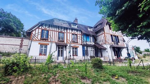 Située à Saint-Aubin-lès-Elbeuf, cette maison bénéficie d'un emplacement idéal. Proche des commodités et des services, elle offre un cadre de vie agréable dans un quartier recherché. Les résidents pourront profiter de la tranquillité de la ville tout...
