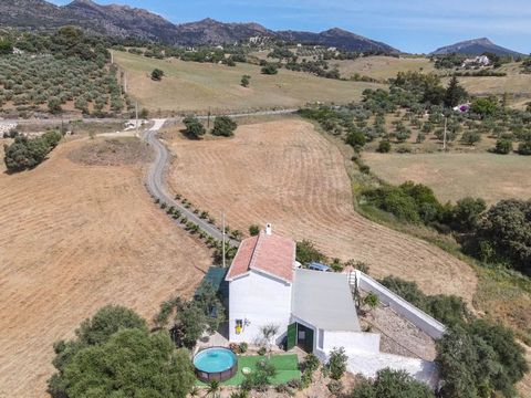 Country Finca . Elevated position . 50,000m2 of usable land . Open views Property Details: This country finca in Casarabonela boasts lovely views of the rolling countryside. The property has good access, a short drive from the main road. The property...