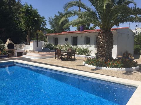 Reduced 149,000! Originally listed at 899,000 now reduced to 750,000. Fantastic finca that we found between the towns Alhaurín and Coín. With very easy access by road, the property has a very large main house and two other guest houses ideal for r...