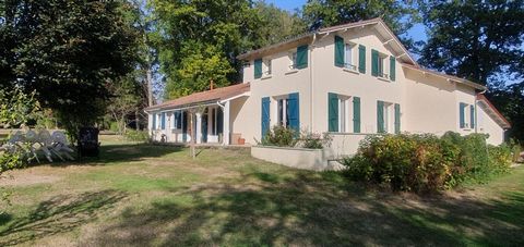 SAINT AUVENT (87310) - Near saint Junien (about 10 minutes by car), in a quiet and very pleasant environment, large independent house of 190m2, good general condition - construction of 1981 + extension in 1993 - Ground floor: entrance with pellet sto...