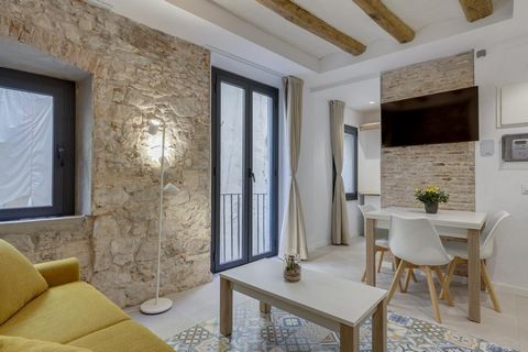 MYLIFE Real Estate presenta aquesta gran oportunitat d'inversió ubicat a una de les zones amb més rendibilitat de Barcelona, el Born. Descripció de l'edifici L'edifici consta de 6 pisos, un per planta, totalment reformats el 2020, amb una superfície ...