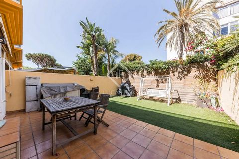 Lucas Fox we present this wonderful semi-detached villa, located less than 50 meters from the beach for sale in Luminetes. The property has a constructed area of 193 m² and an exceptional lifestyle in an incomparable coastal setting. The location is ...