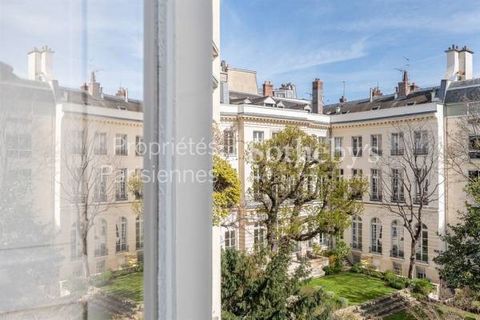 On the 4th floor of the Hôtel de Vaudreuil, a remarkable address, built in 1780 an exceptional apartment of 190m2 (193 sqm floor area), perfectly renovated, benefiting from clear views across the Récamier garden and the main courtyard. Ideally expose...