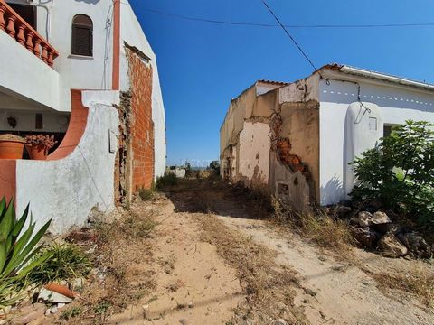 Urban Land | 112 m2 | São Bartolomeu de Messines Building plot located in Monte Boi, São Bartolomeu de Messines. This property has 112m2 and it is possible to build a house with up to 2 floors, taking into account the neighboring houses. There is mun...