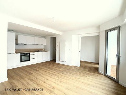 Dpt Landes (40), CAPBRETON CENTRE VILLE - LUMINEUX APPARTEMENT T3 de 47 m² CARREZ - 56 M2 UTILES