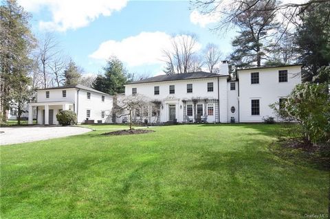 Recently renovated to masterful levels, this gracious Colonial in Ardsley Park offers timeless beauty as well as exceptional condition. Graced in classically elegant architecture, almost all features of this home have been remodeled or replaced, incl...