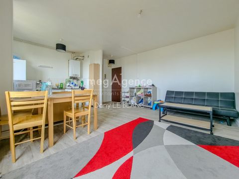 Come and discover this two-room apartment of approximately 43 m², a haven of peace and tranquility. Ideally located close to all amenities, it offers a hassle-free daily life. It is a safe investment with a current lease, generating a rental income o...