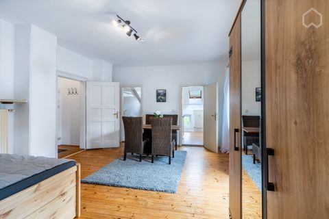 This beautiful and newly refurbished one-room apartment is completely furnished and leaves nothing to be desired. The sleeping area: bed 140 x 200cm, bedside table, bedside lamp, bed linen: 2 comforter covers, 2 covers for pillow + blanket, pillow an...