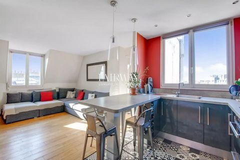 Beau deux pièces avec vue à Villiers Fairway Luxury Real Estate vous propose, au pied du métro Villiers, au 7ème et dernier étage par escalier, un deux pièces baigné de soleil dans un immeuble de standing. Accessible par l'escalier de service, cet ap...