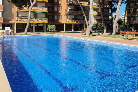 AT054 Els Pins I: Very nice apartment located in one of the best complexes in Torredembarra: 'Els Pins' (The Pins) close to the beach. This is a residential complex with a beautiful common area with 4 swimming pools, two large and two for children (o...