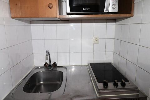 Dieses 14 m² große Studio-Apartment ist ideal für zwei Gäste und bietet ein Ausziehbett mit zwei Einzelbetten. Es ist ein haustierfreundlicher Bereich (gegen Aufpreis) und eine Nichtraucherunterkunft. Die Wohnung befindet sich im 1. Stock und verfügt...