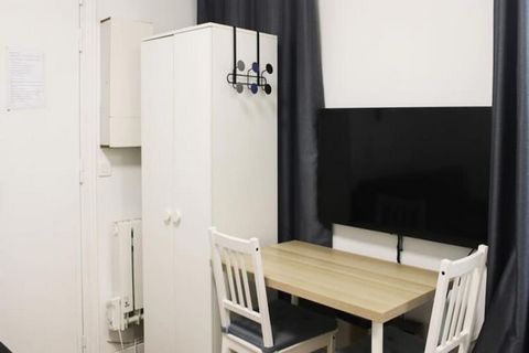 Deze charmante studio van 20 m² in het 10e arrondissement van Parijs biedt comfortabel plaats aan maximaal 4 personen, waardoor het ideaal is voor familie of vrienden. De studio bevindt zich op de eerste verdieping en is bereikbaar met een lift. De s...