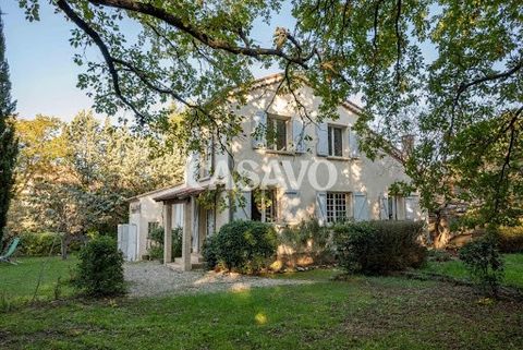 Casavo bietet dieses charmante Haus aus den 1960er Jahren zum Verkauf an, das sich auf dem begehrten Entremont-Plateau befindet, nur wenige Minuten vom Zentrum von Aix-en-Provence entfernt und neben Puyricard. Mit einer Wohnfläche von 190 m2 ist das ...