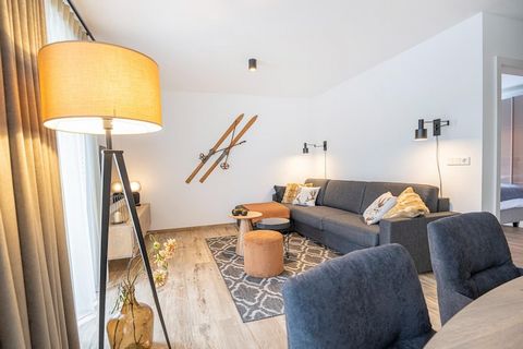 Das Lovely Penthouse im Haus Bergblick bietet 54 m² stilvolle Unterkunft, ideal für bis zu sechs Gäste. Es verfügt über zwei komfortable Schlafzimmer – eines mit einem Doppelbett und das andere mit zwei Einzelbetten. Das Apartment verfügt außerdem üb...