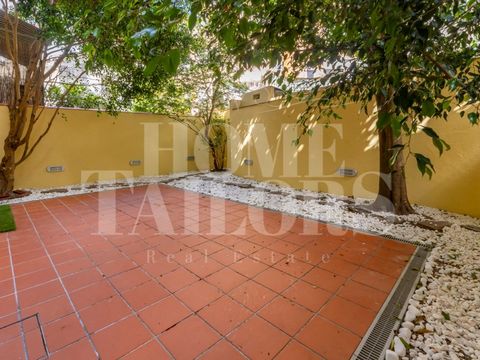 In Campolide, very close to Amoreiras, and the French Lycée, we can find this 4-storey villa, with garage, lift and patio of 65m2, completely renovated in 2004 and transformed into a single-family home. On the ground floor there is the garage, laundr...