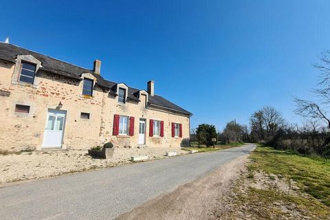 In Berry, in het hart van het Regionaal Natuurpark van de Brenne, aan het einde van een pad, vrijstaand huis op een oude boerderij met uitzicht op een vijver vanaf het terras en de woonkamer. Dit huisje is ideaal gelegen aan de rand van het Lancosme-...