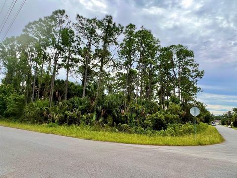 Willkommen in der lebendigen und schnell wachsenden Gemeinde von North Port, Florida! Dieses erstklassige ECKGRUNDSTÜCK bietet eine unglaubliche Gelegenheit, Ihr neues Zuhause im Herzen dieses sonnigen Paradieses zu bauen. Mit blühenden Bauarbeiten i...