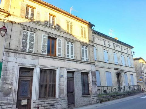 Beaux Villages is pleased to offer you the opportunity to purchase this large townhouse located in the heart of the thriving town of Mirambeau. Primely placed in the centre of town but with private off street parking, outbuildings and a small garden ...