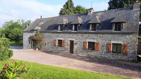 Amoureux de la nature ce bien est fait pour vous. Très jolie longère de 170 m2 habitables environ sur un terrain de 3 hectares. Elle est composée au RDV d'une grande pièce de vie de plus de 80 m2 avec poêle à bois et foyer insert avec coin cuisine se...