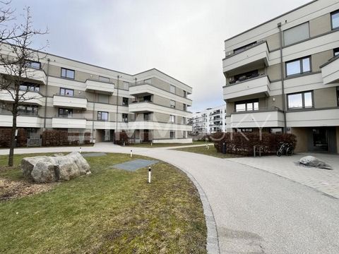 El apartamento de 3 habitaciones del proyecto residencial Aubinger Winkel - Zuhause im Park, construido en 2019, combina un diseño minimalista con muebles de alta calidad y ofrece conexiones óptimas con la vida de la ciudad de Múnich. Tres habitacion...