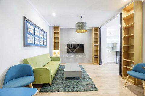 Lucas Fox presents this renovated apartment in a well-maintained period building in Valencia. It is located on a quiet street in the exclusive Gran Vía neighbourhood , very close to the wonderful Turia River Gardens, one of the largest green areas in...