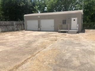 610 Ross in La Marque offers a practical setup with a well-built structure on the lot and a range of useful facilities. The property is conveniently located, providing straightforward access to nearby services and major roads, which makes it an ideal...