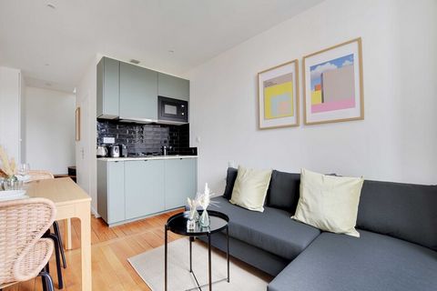 Checkmyguest ofrece este apartamento dúplex de 30 m² en Nanterre, ideal para 4 personas, situado en el segundo piso al que se accede por escalera. Disfruta de un espacio luminoso, una cocina totalmente equipada y un acceso cómodo. La situación geográ...