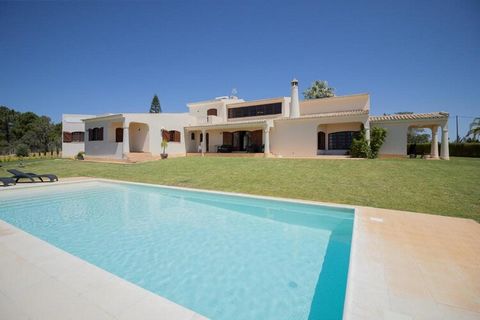 Welcome to Villa do Céu, a stunning retreat nestled in the vibrant city of Lagos, just a short distance from the renowned Algarve International Circuit. This exquisite villa offers luxurious accommodation for up to 8 guests, boasting an array of amen...