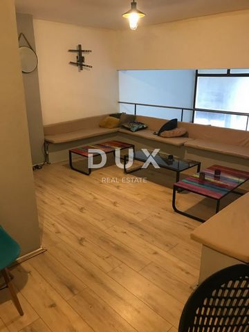 Location: Zadarska županija, Zadar, Bili brig. ZADAR, BILI BRIG - Commercial space Commercial space for sale in the Bili Brig area of Zadar. It is located on the ground floor of a residential building, surrounded by other commercial spaces. It is cur...