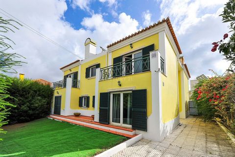 Exclusive 5-Bedroom Villa with Pool on Rua Quinta da Azenha de Cima, Rio de Mouro Located on the Rua Quinta da Azenha de Cima in Albarraque, this detached 5-bedroom villa stands out for its comfort, spaciousness, and quality finishes. With a 505 m² p...