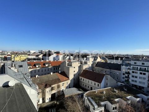 Original et accueillant, cet appartement de ville attrayant et lumineux, situé au 8ème étage avec ascenseur, se présente dans sa splendeur d’antan et attend que des mains créatives brillent à nouveau complètement. De toutes les chambres, vous pourrez...