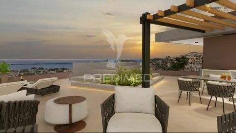 Luxury and Comfort in your New Home! Imagine waking up every morning and being greeted by the breathtaking view of the bay and city of Funchal. At Uptown Lux, this is possible! PENTHOUSE, unique experience in this stunning Apartment with panoramic vi...