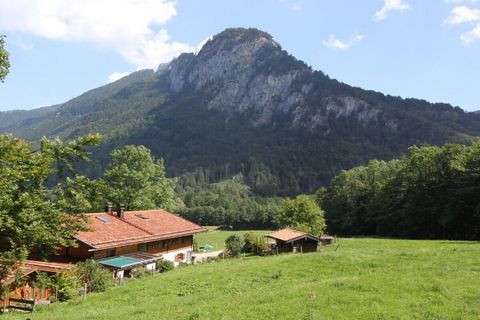 Appartement de vacances exclusif dans un emplacement privilégié et parfaitement desservi par les transports. WiFi, places de parking, local à vélos fermant à clé gratuit.